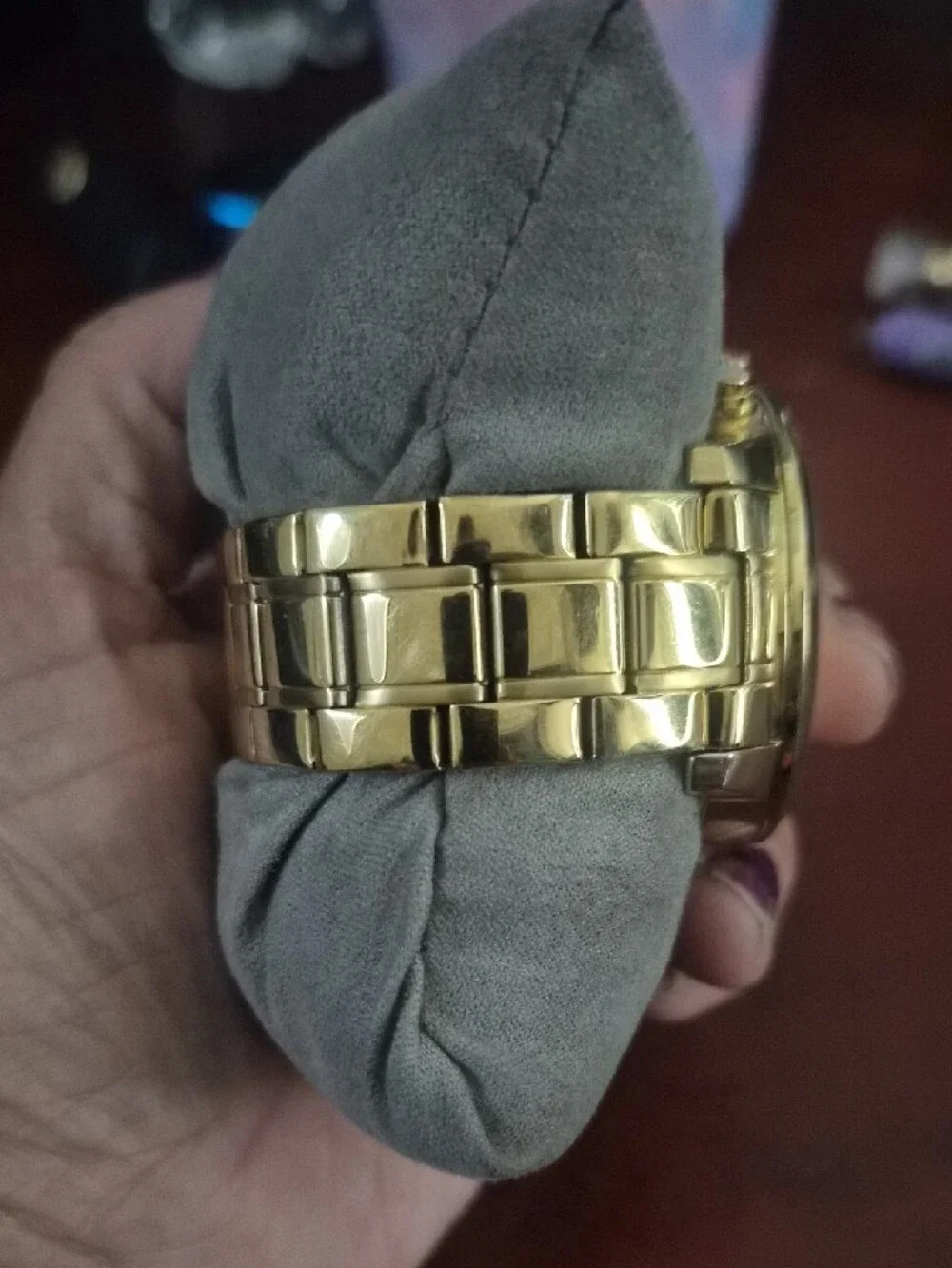 Guess Gold Tone Men's Chronograph Bracelet Watch Really Nice Watch. Nwot